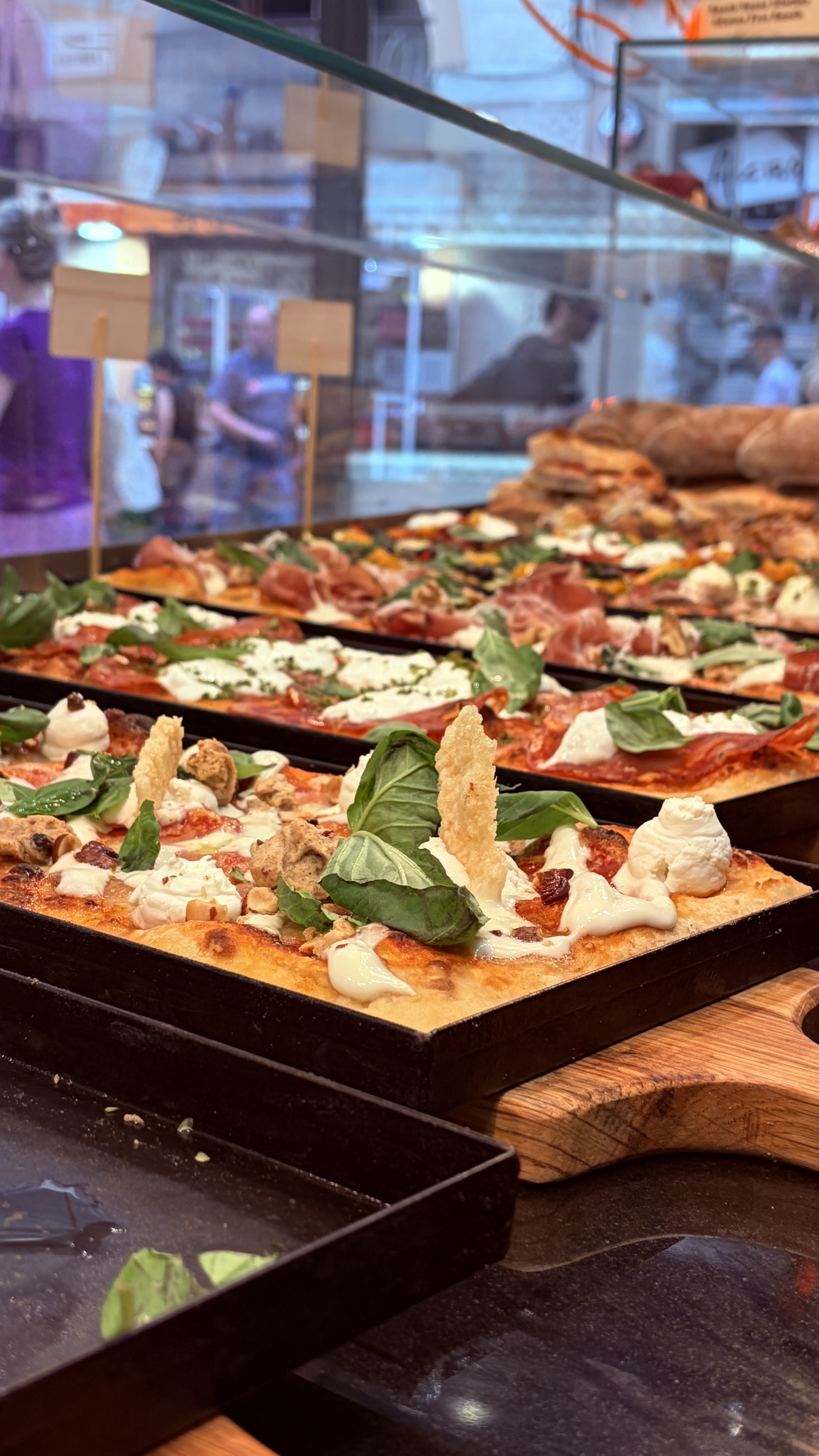 Interior Pizzerie100
